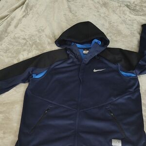 Nike Men's Black and Blue Hooded Performance Jacket